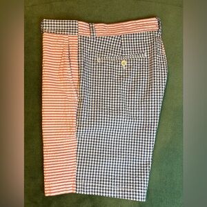 Vineyard Vines Red, White, Blue Striped Shorts, Size: 32. (5451)